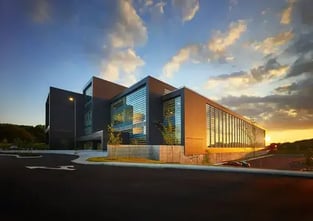 Verbesserung der Sicherheit am Arbeitsplatz mit unübertroffenem Kundenservice